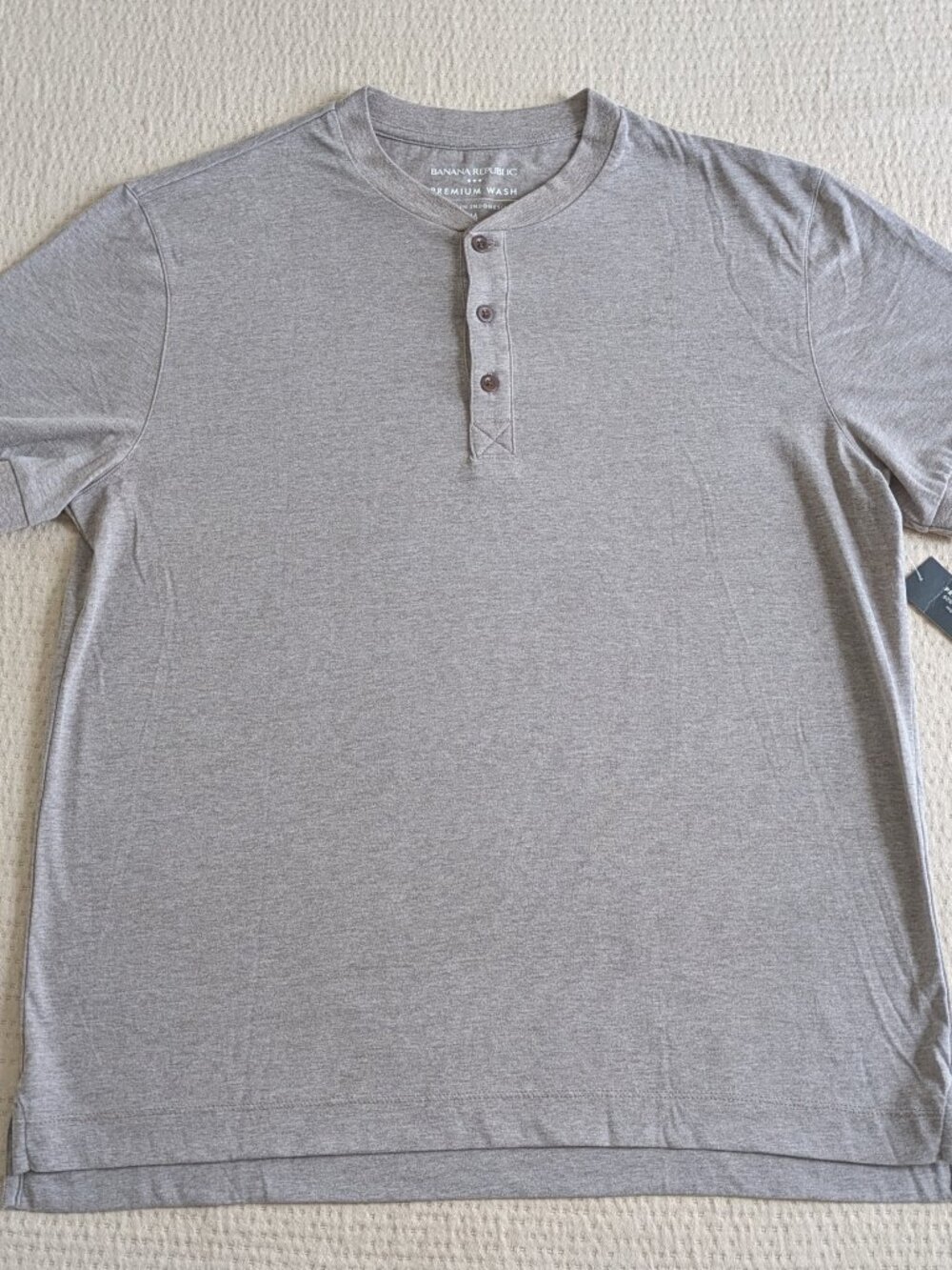👕 Banana Republic Men's Lightweight Henley - Size M - NWT